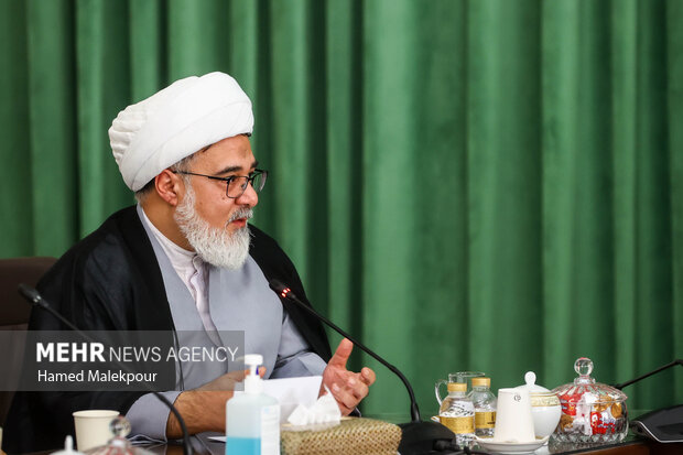 دیدار رئیس و اعضای هیئت علمی مرکز تحقیقات اسلامی مجلس با محمدباقر قالیباف