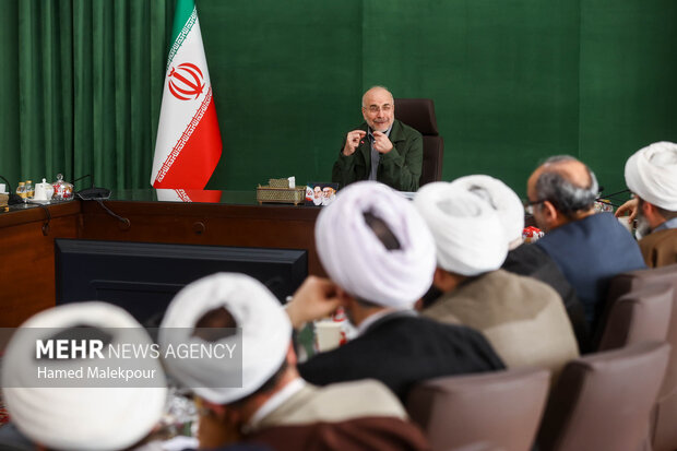 دیدار رئیس و اعضای هیئت علمی مرکز تحقیقات اسلامی مجلس با محمدباقر قالیباف