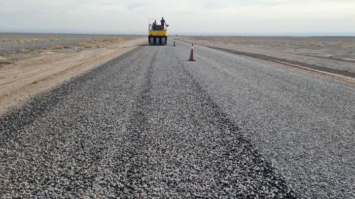 عبداللهی: ٨٠٠ کیلومتر از راه های روستایی کرمان در حال آسفالت هستند