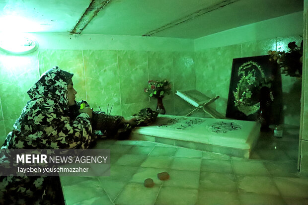 غبارروبی امامزاده زبیده خاتون همدان