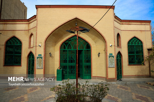 غبارروبی امامزاده زبیده خاتون همدان