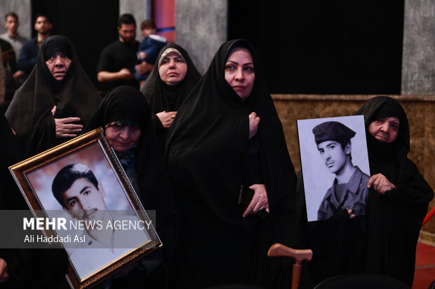 آئین تجلیل از مادر شهیدان حسن و محمد باقری