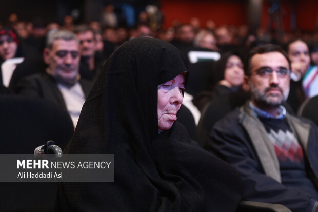 آئین تجلیل از مادر شهیدان حسن و محمد باقری