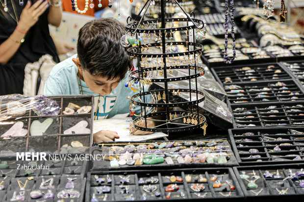 نمایشگاه شب یلدا و سوغات استان‌ها در بندرعباس