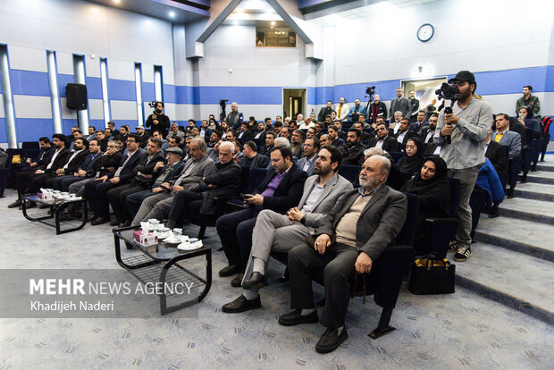 آیین رونمایی از نخستین ناوگان اتوبوس برقی کلانشهر اصفهان