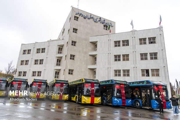آیین رونمایی از نخستین ناوگان اتوبوس برقی کلانشهر اصفهان