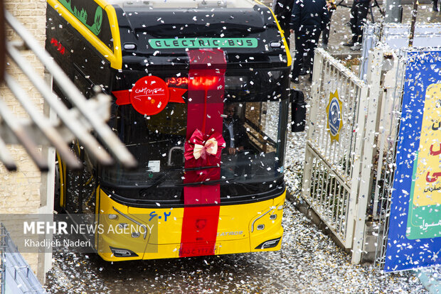 آیین رونمایی از نخستین ناوگان اتوبوس برقی کلانشهر اصفهان