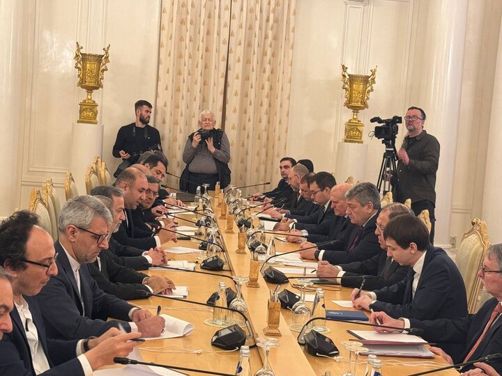 عراقچی و لاوروف دیدار کردند