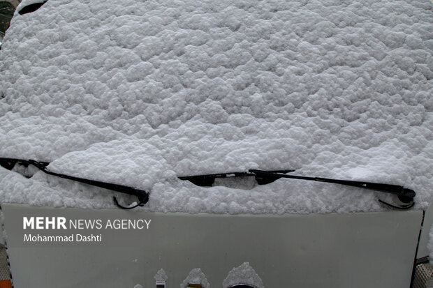 بارش اولین برف پاییزی در اردبیل