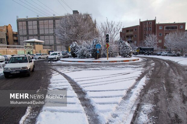 بارش اولین برف پاییزی در اردبیل