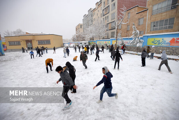 اولین برف سال در همدان