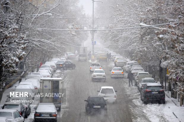 اولین برف سال در همدان