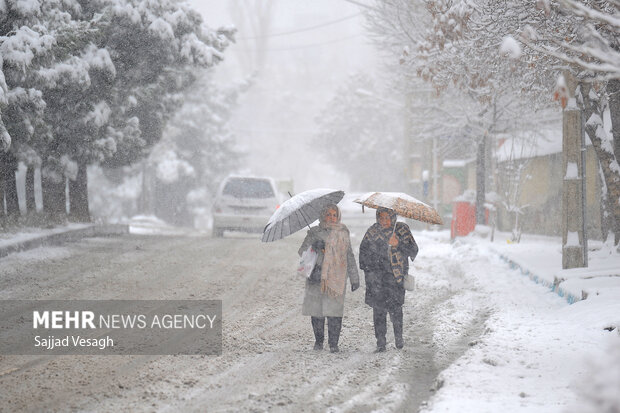 اولین برف سال در همدان
