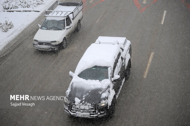 اولین برف سال در همدان