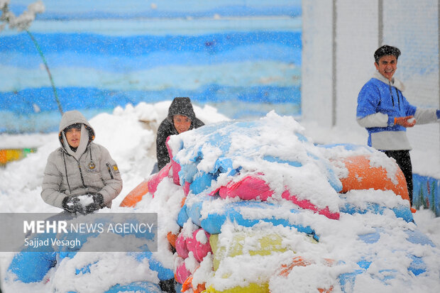 اولین برف سال در همدان