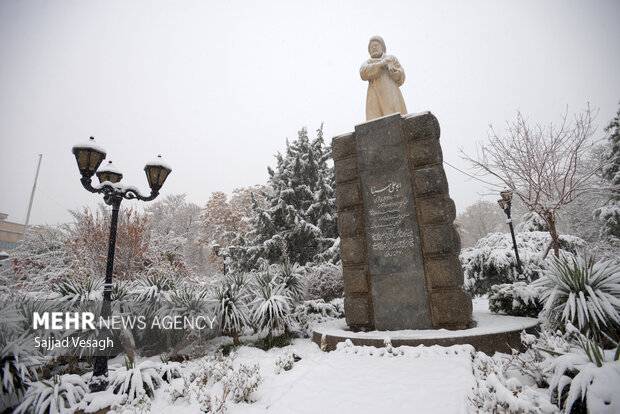 اولین برف سال در همدان