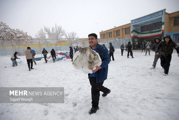 اولین برف سال در همدان