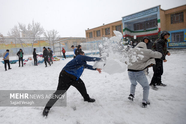 اولین برف سال در همدان