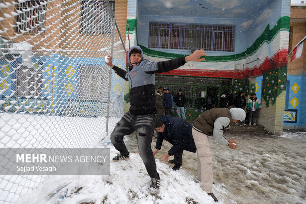 اولین برف سال در همدان
