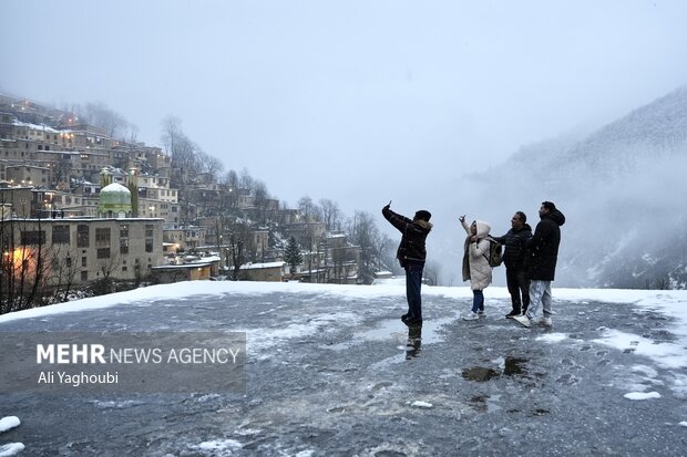 بارش برف پاییزی در ماسوله