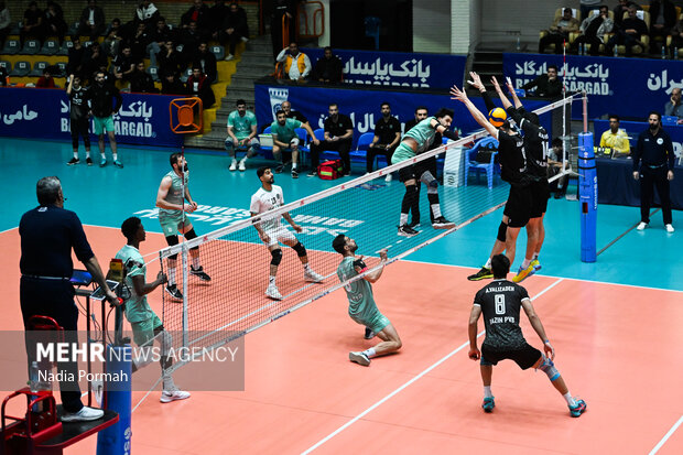 لیگ برتر والیبال - پیکان و رازین پلیمر