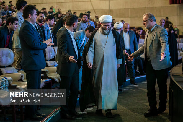 آیین تجلیل از افتخار آفرینان علمی ایران اسلامی