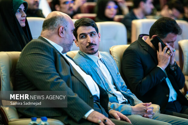 آیین تجلیل از افتخار آفرینان علمی ایران اسلامی