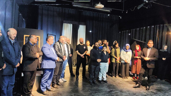 پایان اجرای نمایش «واحد ۲۲ چه خبره؟» در چالوس