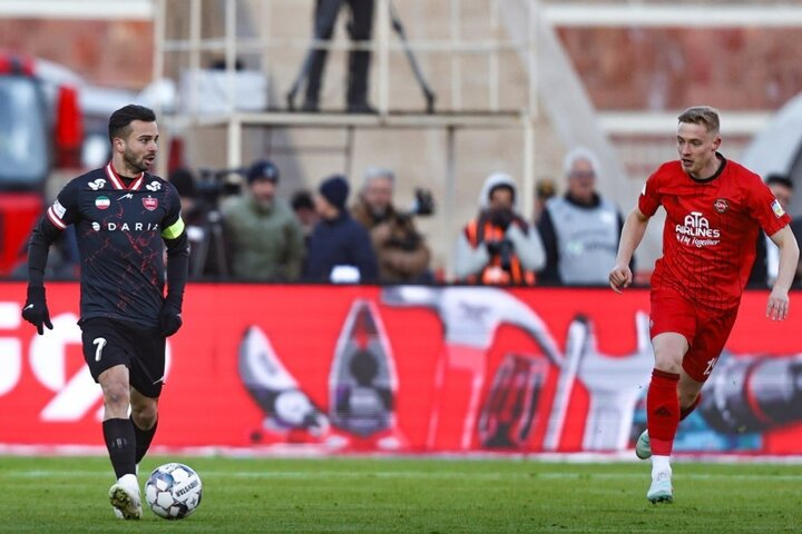 درخشش نیازمند برای تساوی بدون گل پرسپولیس و تراکتور در نیمه اول