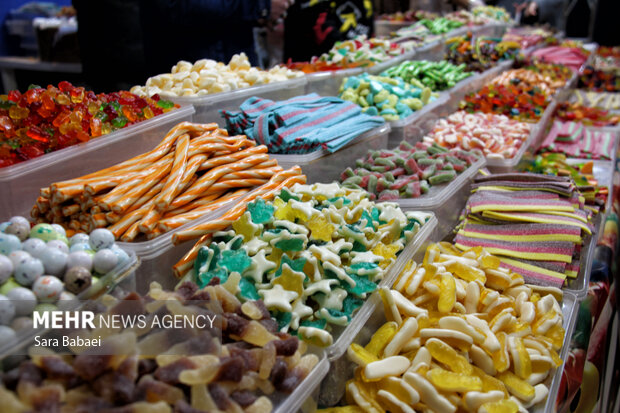 یلدا نزدیک است؛ جلوه‌های نمایشگاهی شب چله در کرمانشاه