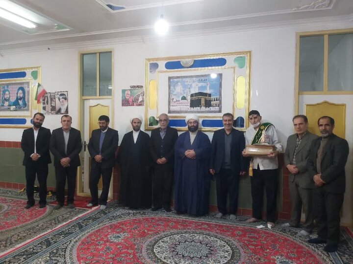 ۵ پیرغلام حسینی (ع) رومشکان تقدیر شدند