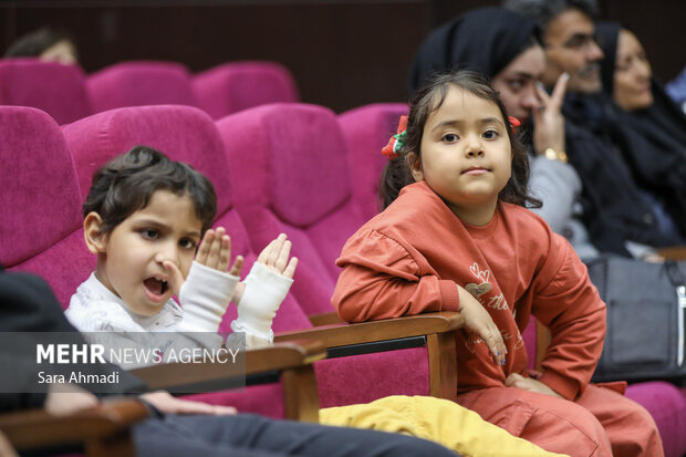 شب یلدای بیماران سرطانی در کنار خادمان امام رضا(ع)