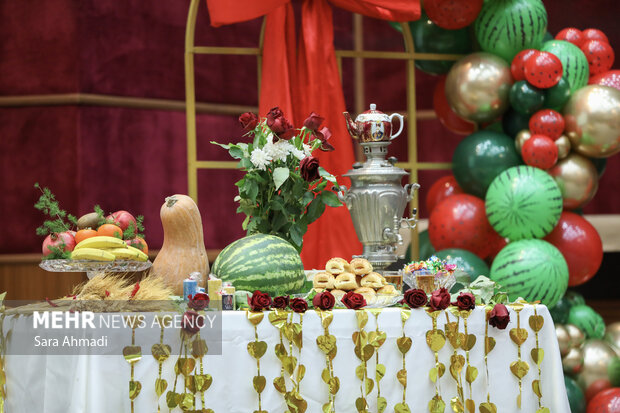 شب یلدای بیماران سرطانی در کنار خادمان امام رضا(ع)