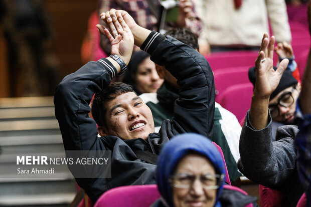 شب یلدای بیماران سرطانی در کنار خادمان امام رضا(ع)