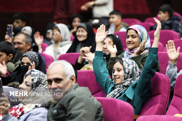 شب یلدای بیماران سرطانی در کنار خادمان امام رضا(ع)